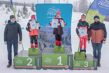 Dekoracje najlepszych IV Biegu o Puchar Wisły